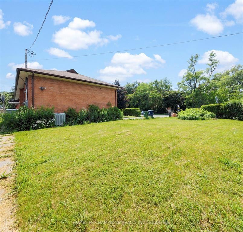 169 Combe Avenue - Photo 2 of 10