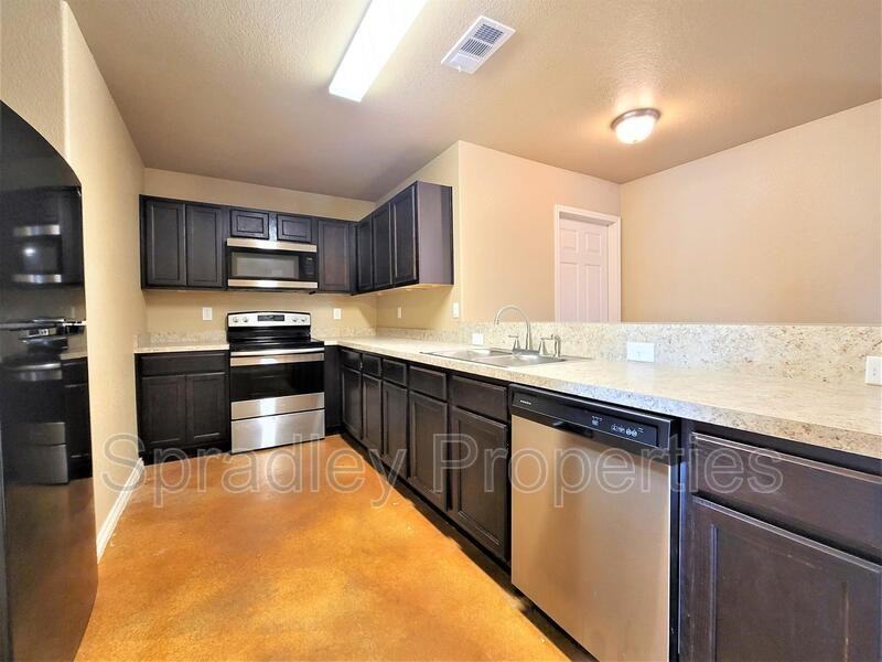 737 Laila Ln - Photo 4 of 10