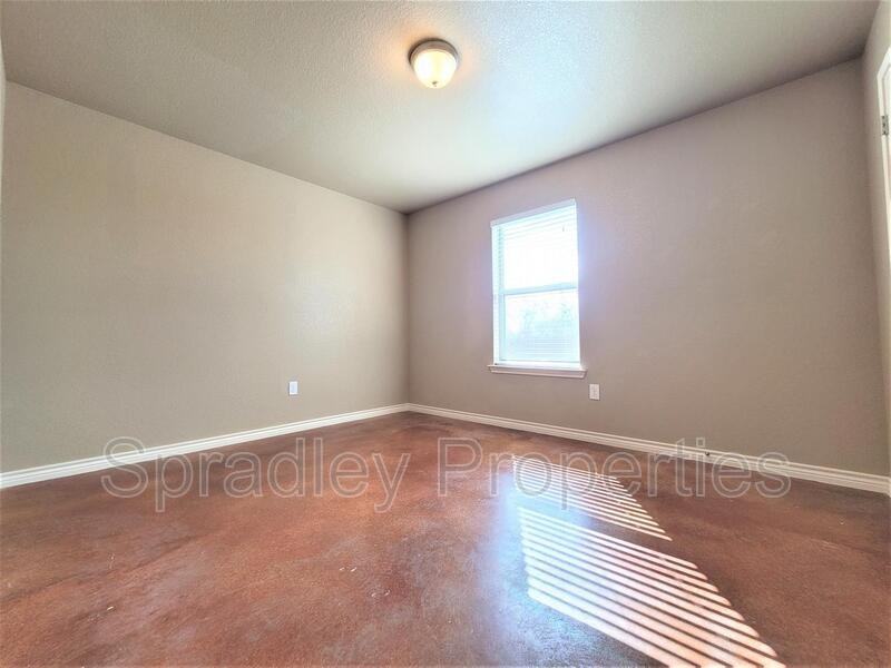 737 Laila Ln - Photo 7 of 10