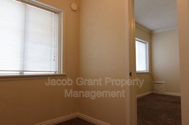 676 Memorial Dr #104 - Photo 5 of 7