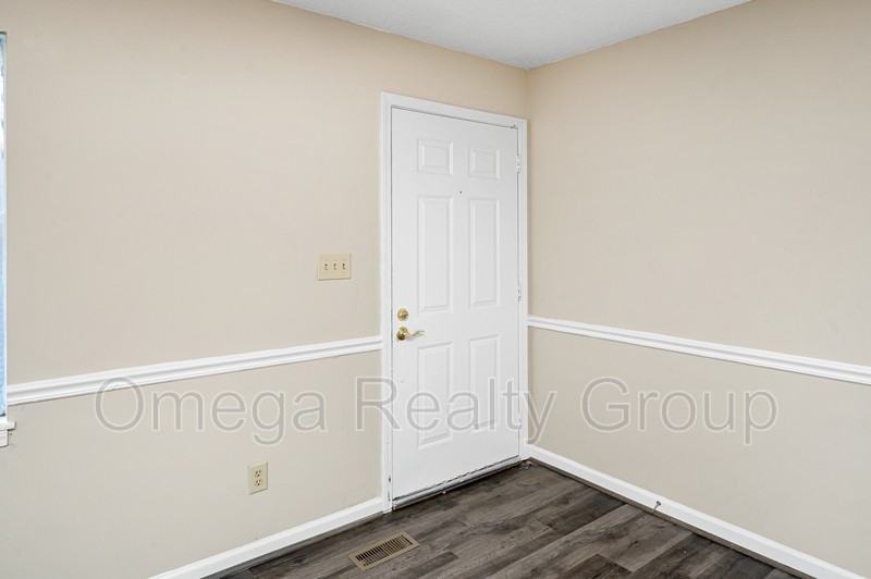 5424 Sandi Cir - Photo 6 of 38