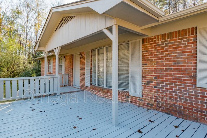 1024 Dogwood Dr - Photo 4 of 35