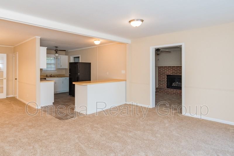 1024 Dogwood Dr - Photo 6 of 35