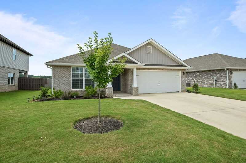 236 Cherry Laurel Dr - Photo 2 of 33