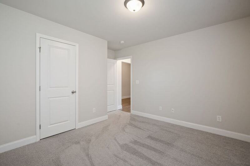 236 Cherry Laurel Dr - Photo 4 of 33