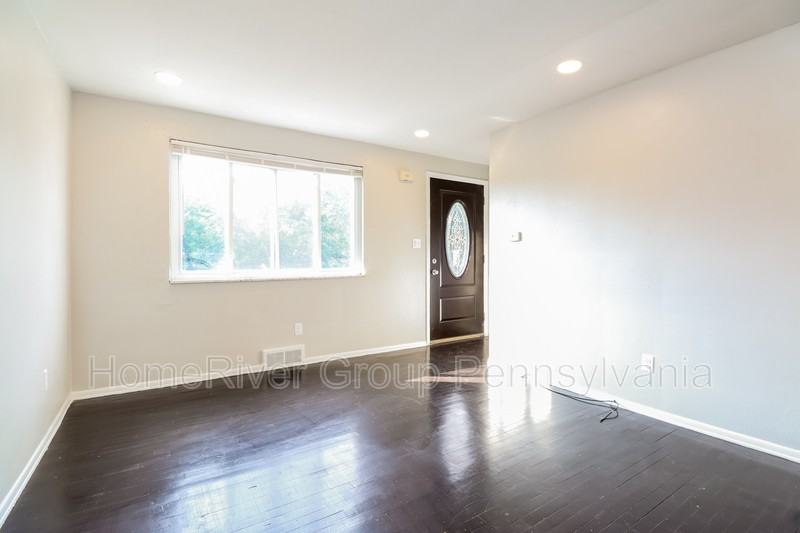 8330 Vidette St - Photo 2 of 18