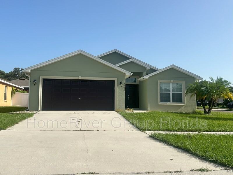 36039 Laguna Hills Cir - Photo 2 of 24