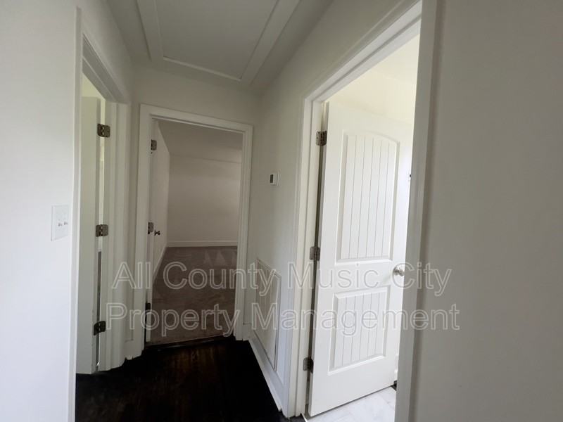 1013 Chadwell Dr - Photo 7 of 11