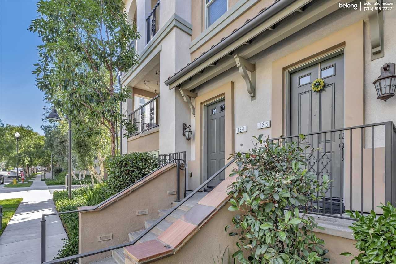 124 Neptune - Photo 2 of 50