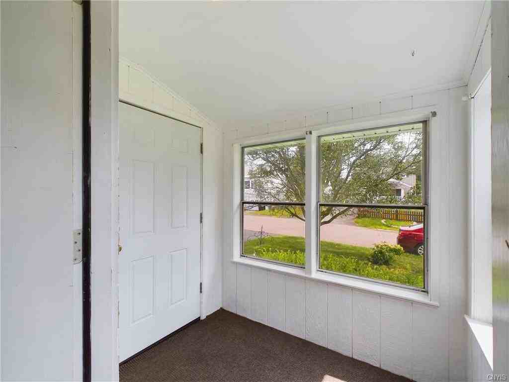 118 Mayers St - Photo 3 of 14