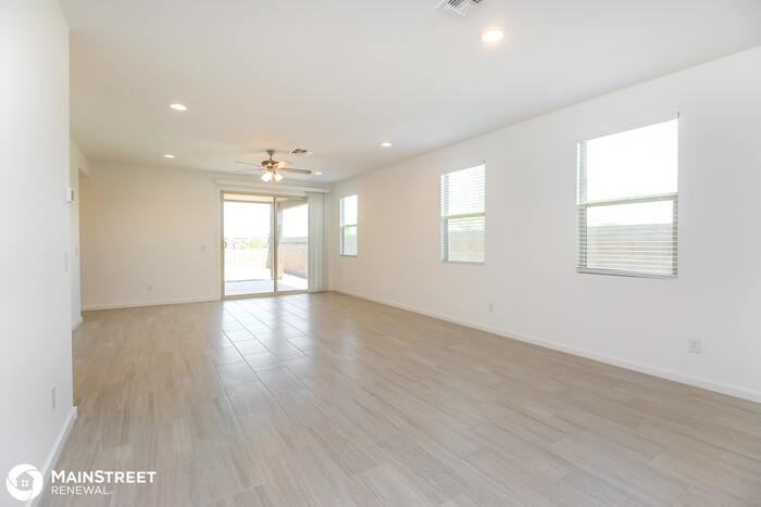 4386 W Greenleaf Dr - Photo 3 of 16