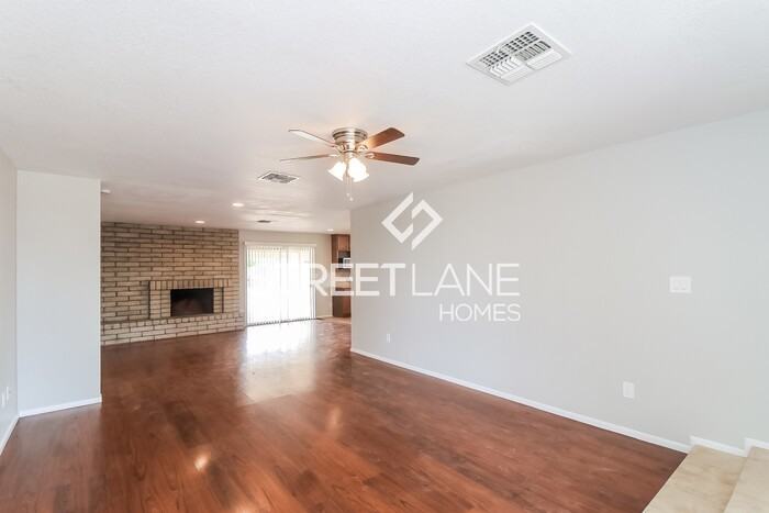 8118 N 105th Ln - Photo 3 of 15