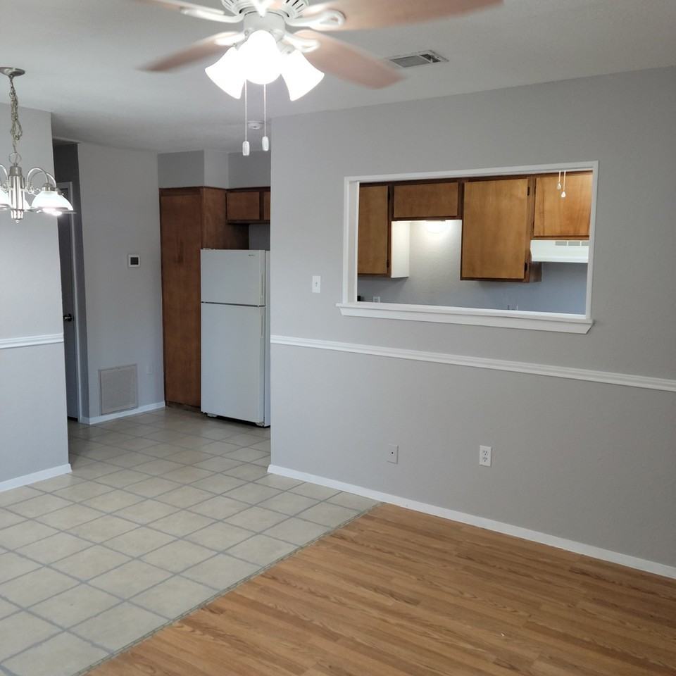 1413 7th Ave #1413 - Photo 3 of 9