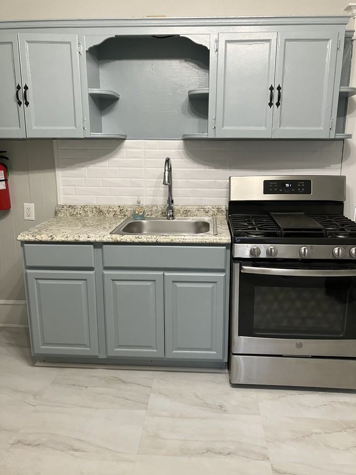 320 Washington Ter #A - Photo 2 of 11