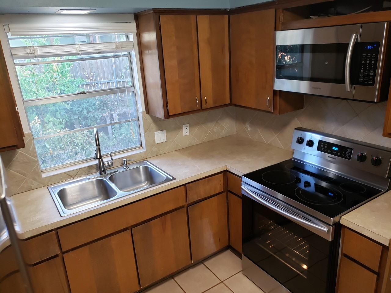 2205 Trailside Dr #A - Photo 3 of 18