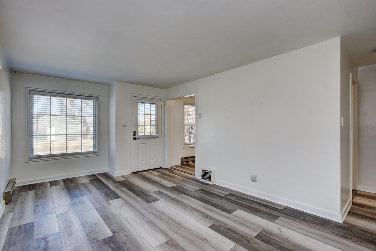 1006 N 27th St #1 - Photo 4 of 30