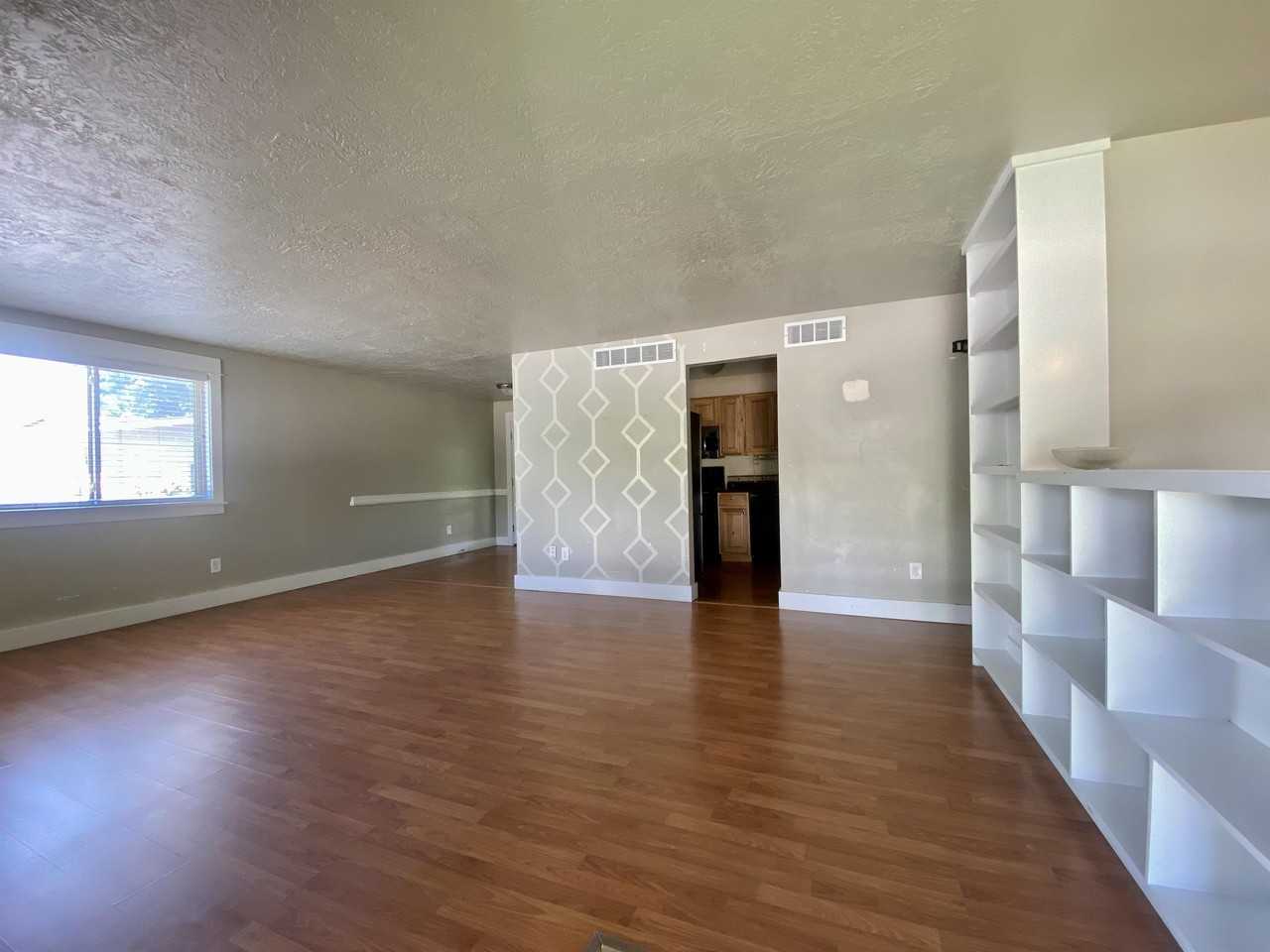 1541 W Marilyn Cir #1 - Photo 6 of 26