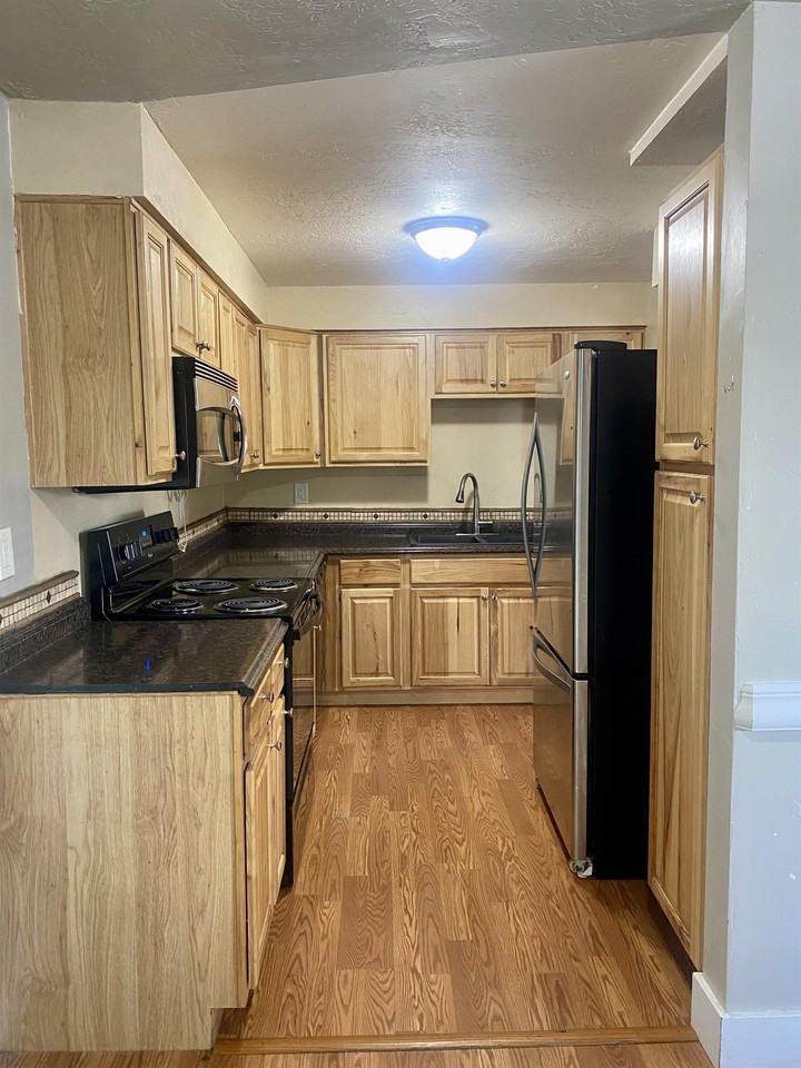 1541 W Marilyn Cir #1 - Photo 7 of 26