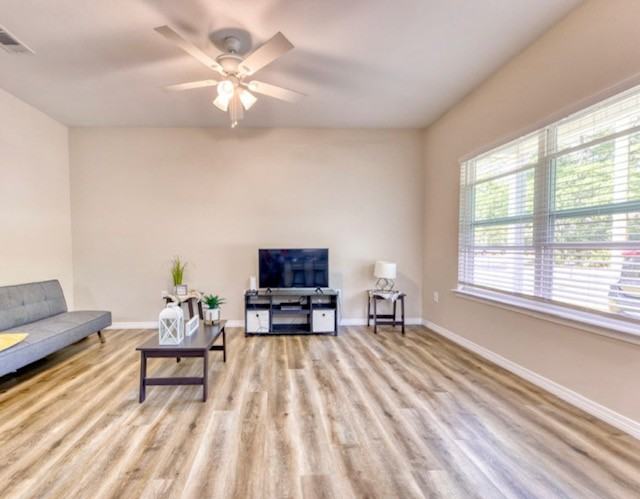 2705 N 11th St #1 - Photo 3 of 16