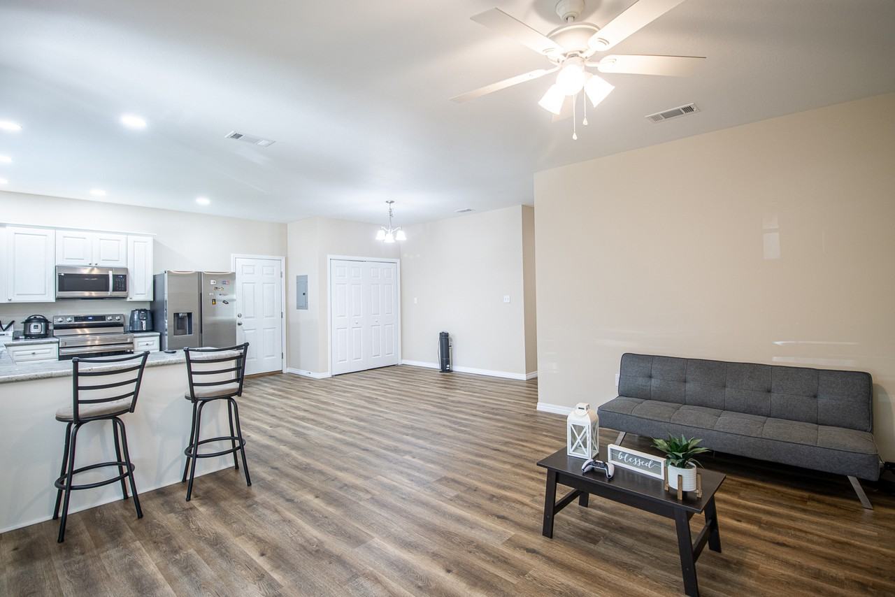 2705 N 11th St #1 - Photo 4 of 16