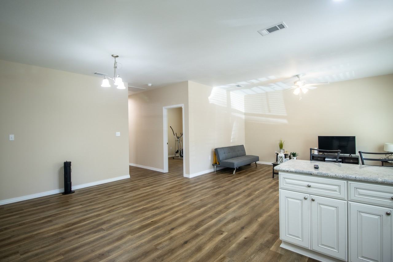 2705 N 11th St #1 - Photo 5 of 16