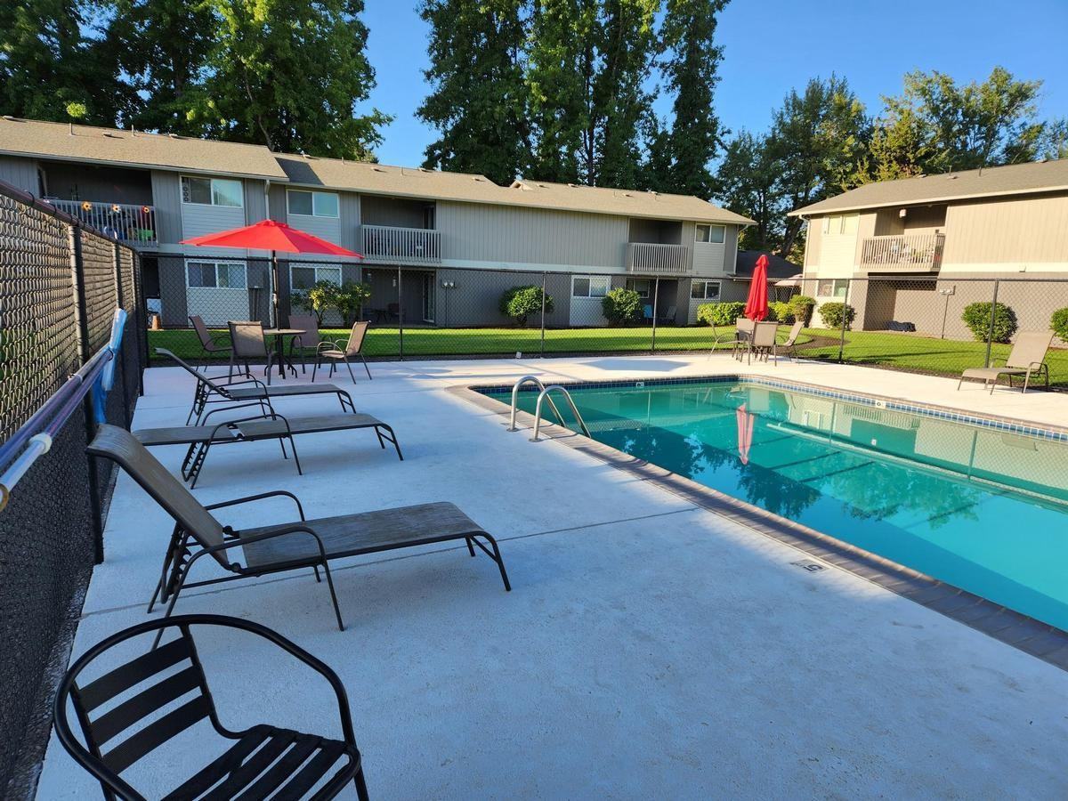 460 Lindale Dr, Springfield, OR 97477 1 Bedroom Apartment for Rent