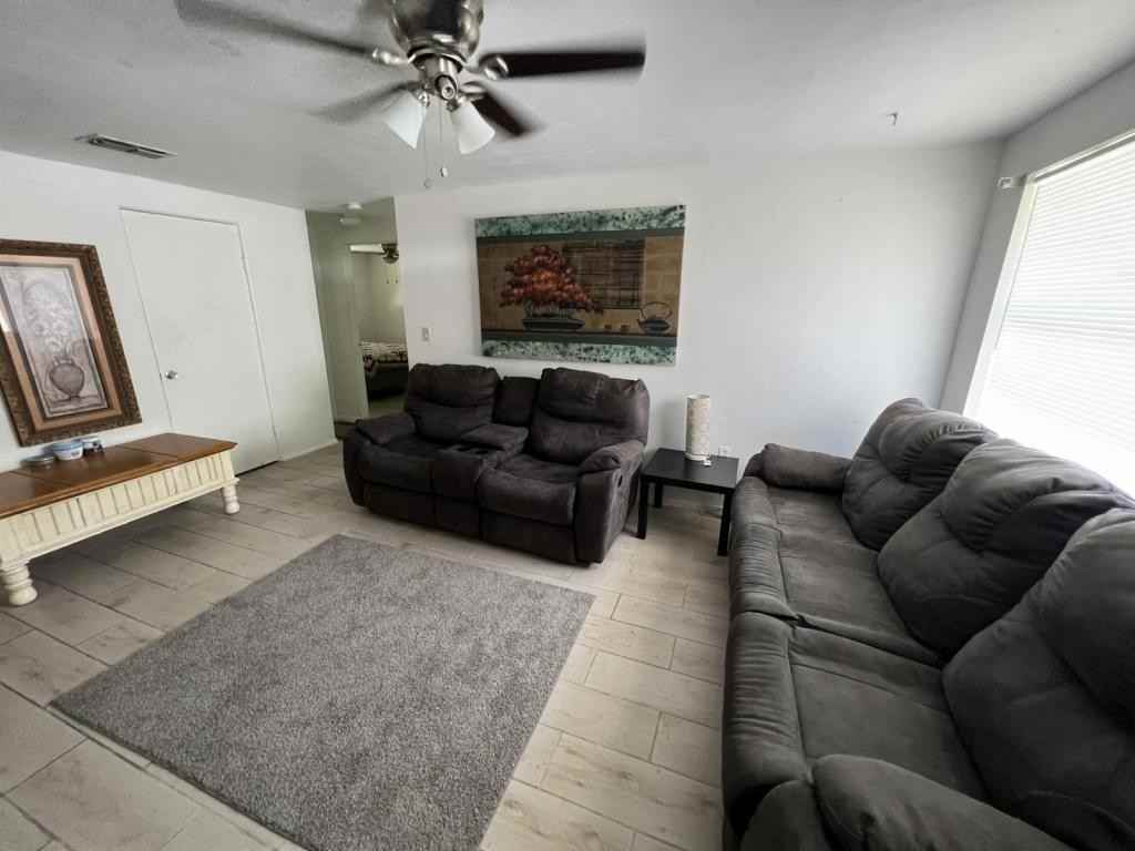 404 Quail Roost Dr - Photo 4 of 8