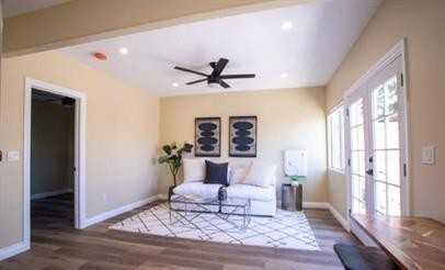 421 Naples St #B - Photo 3 of 11