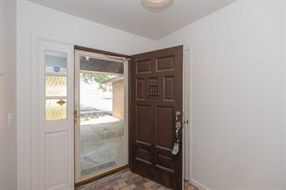 405 Thompson Ln - Photo 3 of 50
