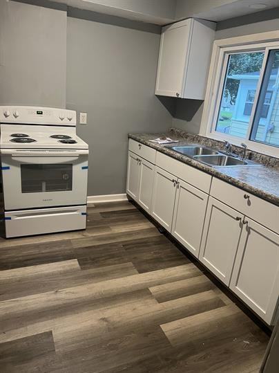 730 Carlysle St - Photo 2 of 3