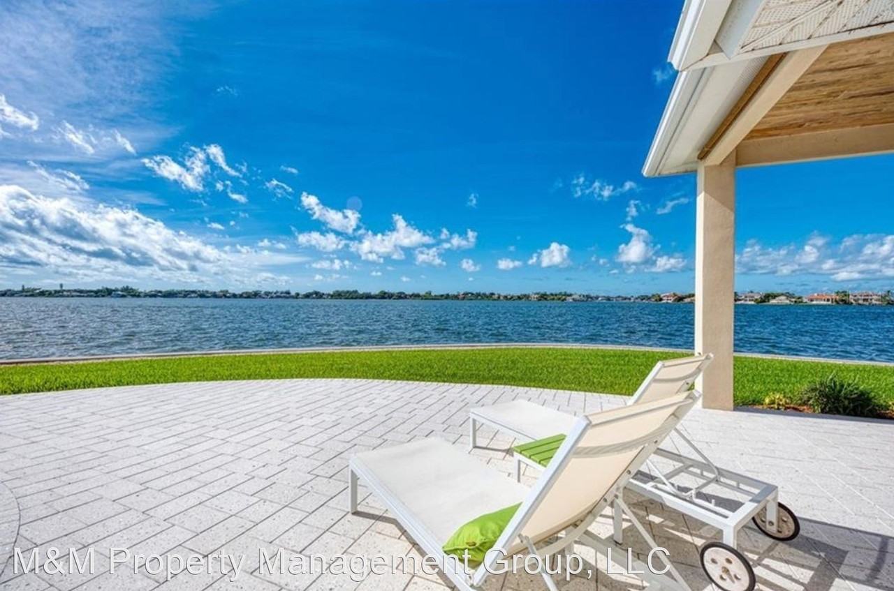 7692 Cove Ter - Photo 3 of 17