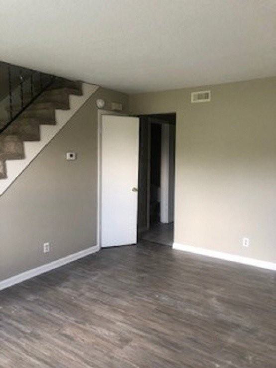 1251 Stateline Rd Apt 43 - Photo 2 of 7