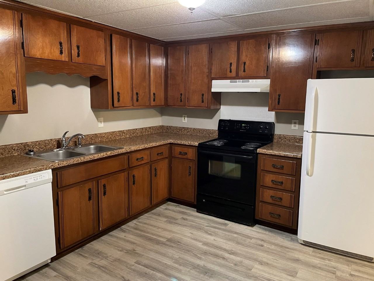 83 Lawn St Apt C - Photo 6 of 6