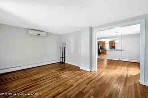 915 E Lackawanna St #NA - Photo 2 of 9