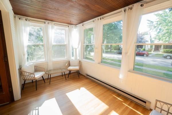 1044 Saint Clair Ave #NA - Photo 2 of 13