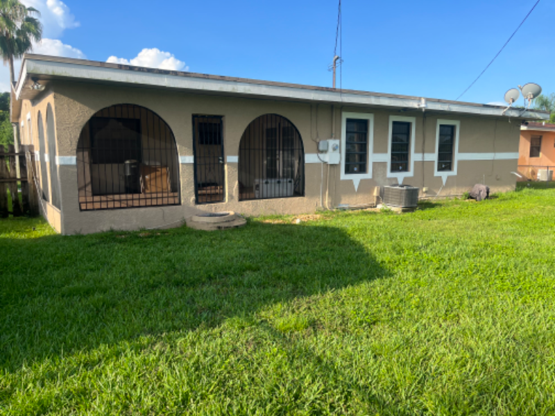 3241 Nw 154th Ter - Photo 4 of 33