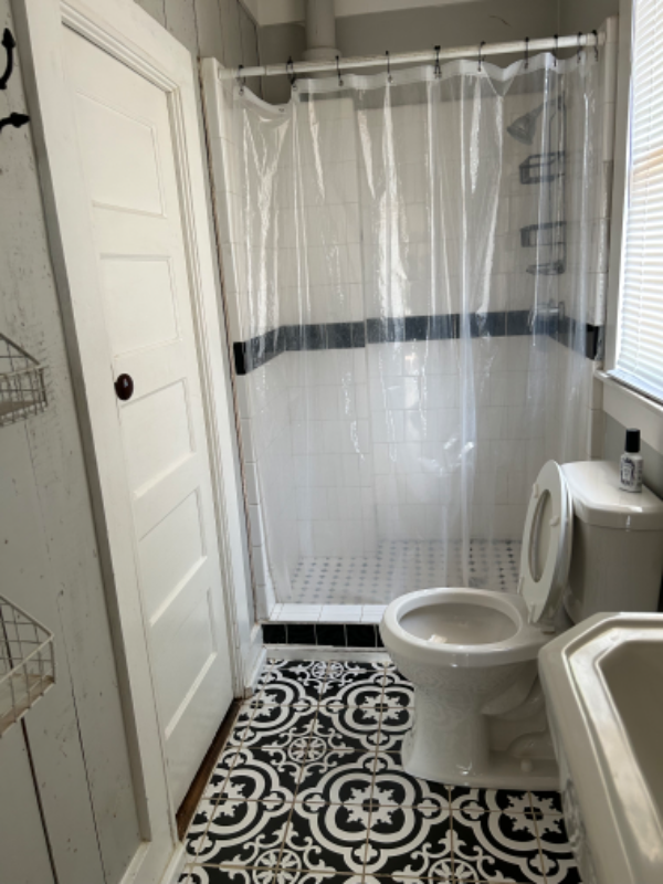 1813 Clover Ln - Photo 2 of 8