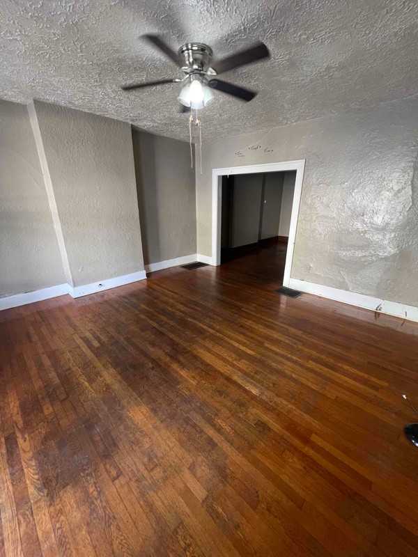 4442 Noble St - Photo 3 of 9