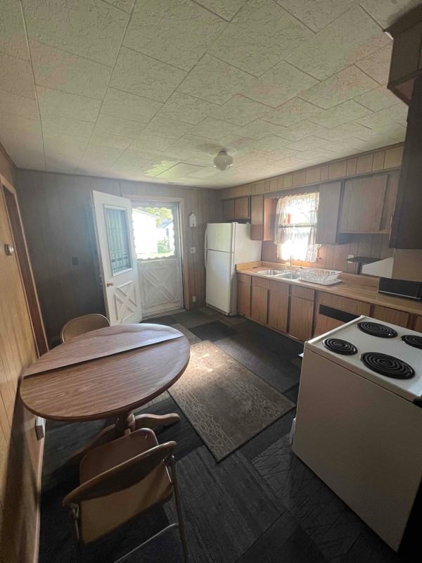 1807 Center St - Photo 3 of 7