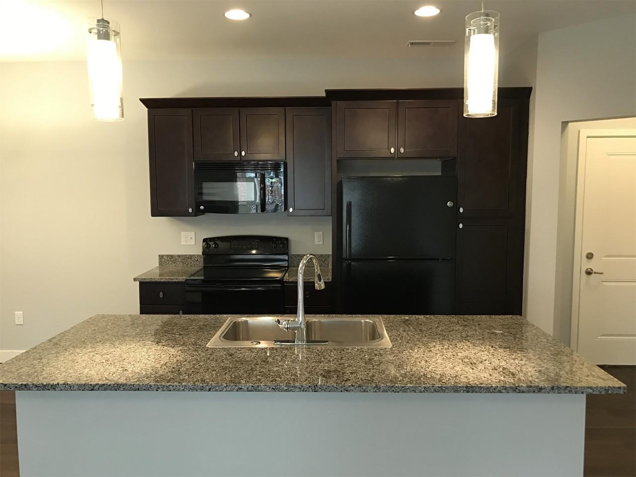 1613 Mccleary Ln #1613-1F - Photo 2 of 20