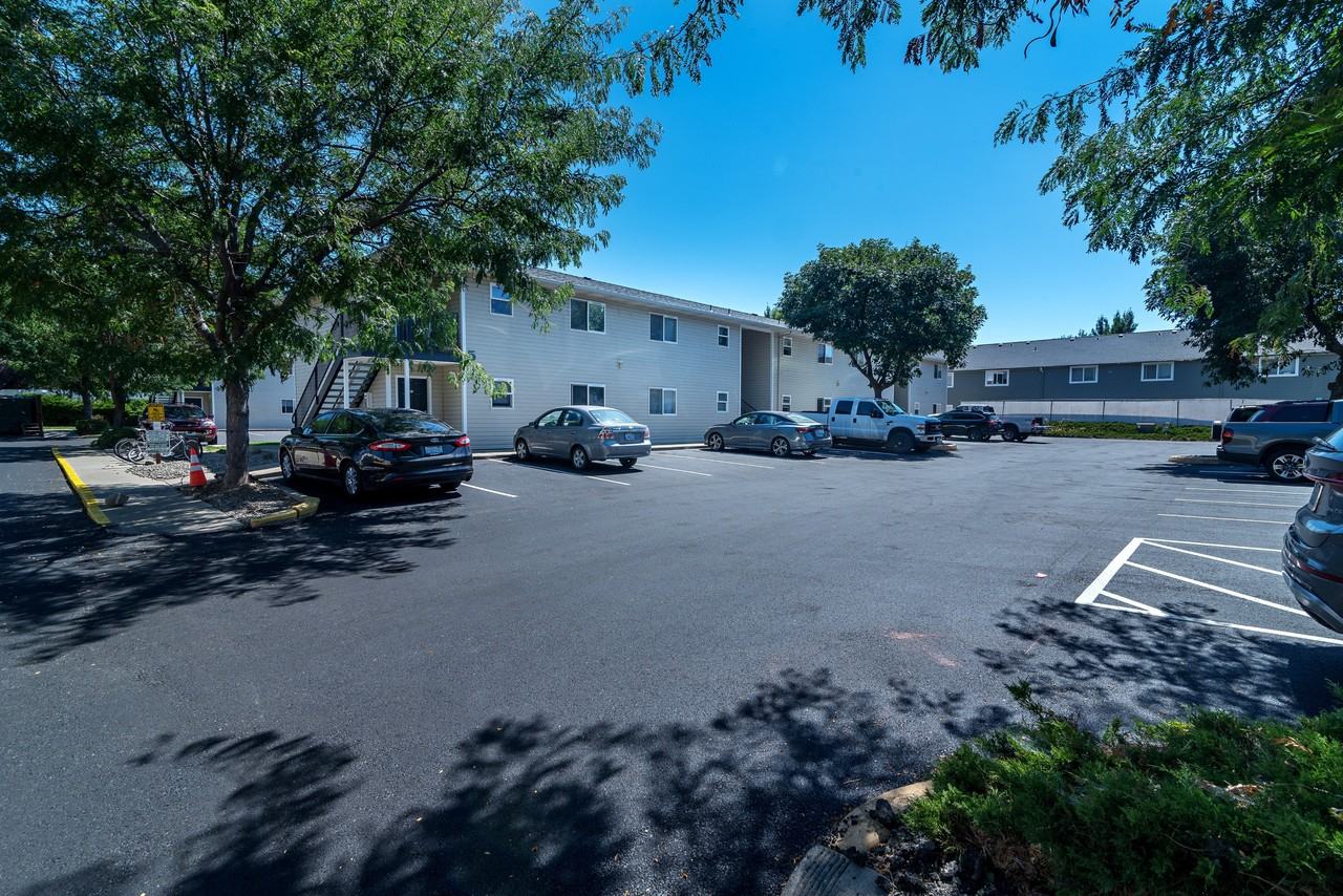 Baker Apartments - Photo 2 of 12