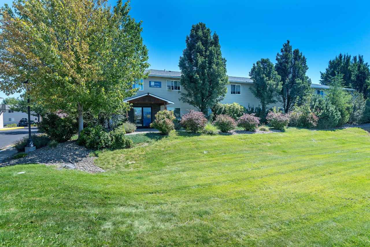 Baker Apartments - Photo 3 of 12