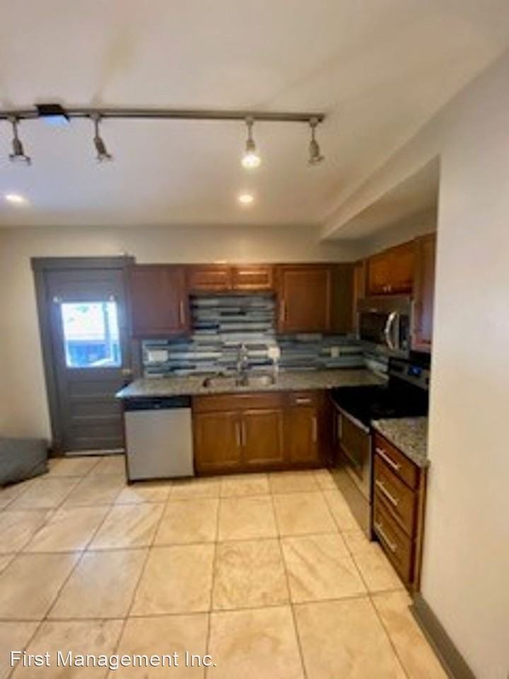 1646 Kentucky St - Photo 3 of 9