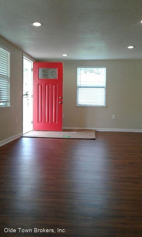 908 Prince St - Photo 2 of 9