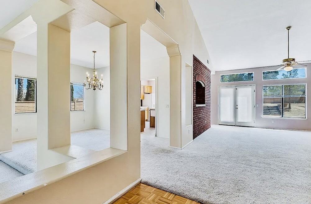 Kensington Circle #1 - Photo 3 of 26