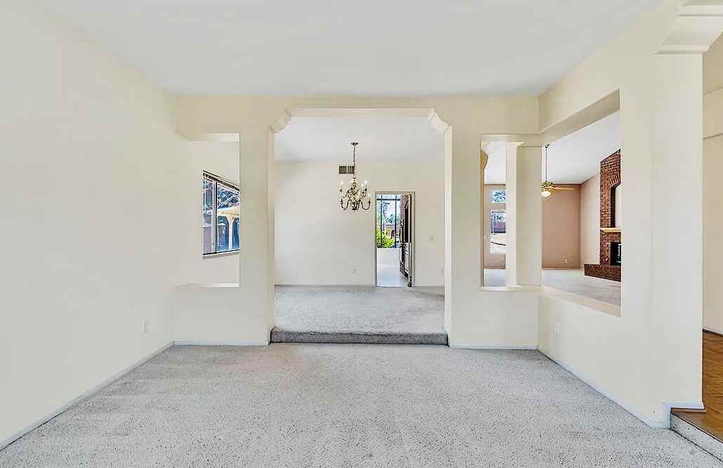 Kensington Circle #1 - Photo 4 of 26