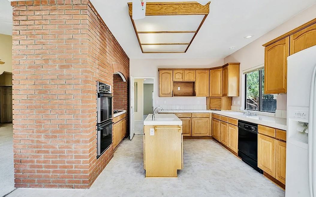 Kensington Circle #1 - Photo 7 of 26