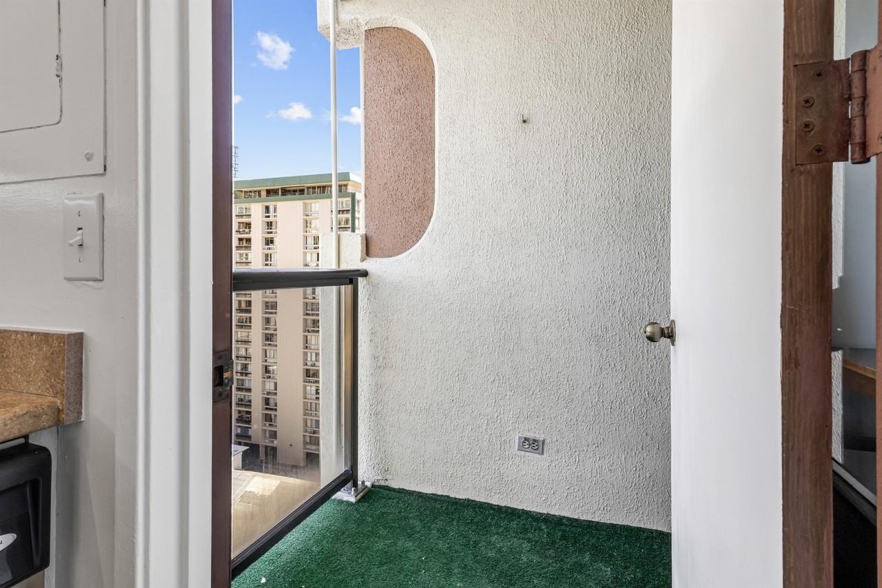 444 Nahua St #1401 - Photo 5 of 33