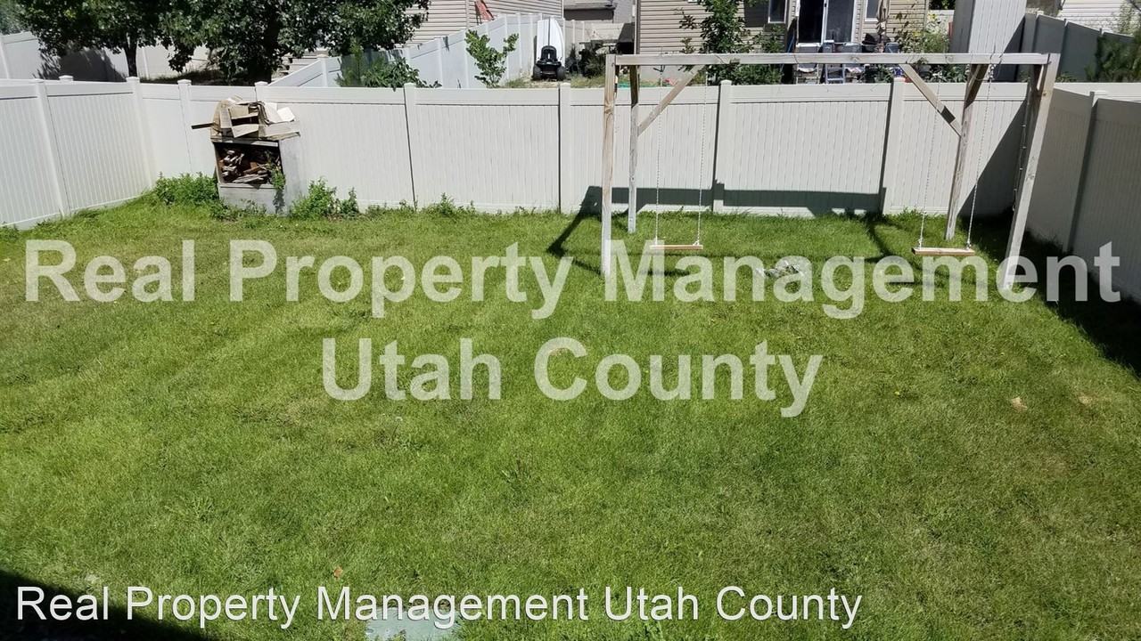 2087 E Summit Way - Photo 3 of 28