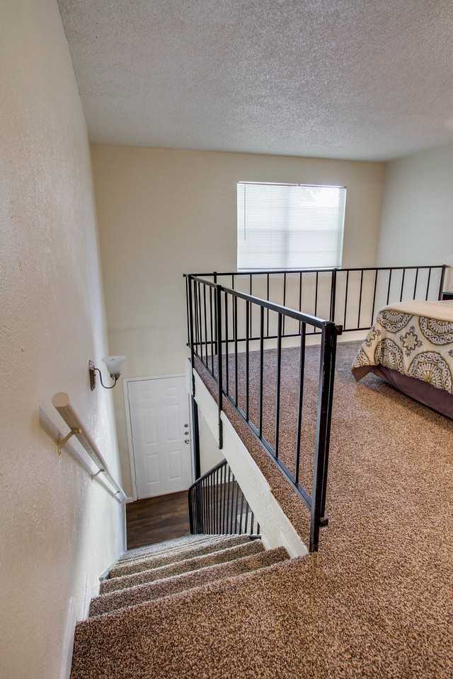 Summit View Apartments - Photo 2 of 40